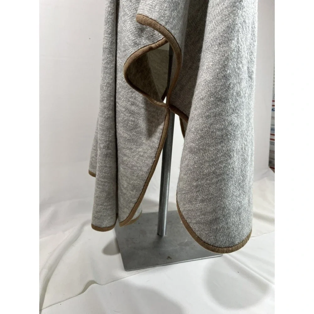 Freeway Boho‎ Shawl Womens One Size Gray Brown Contrast Trim Casual